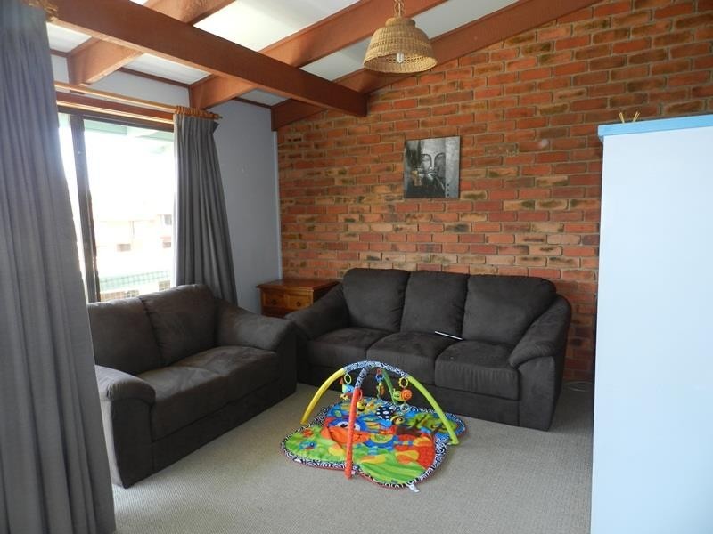 1/1 Surf  Cir, Tura Beach NSW 2548