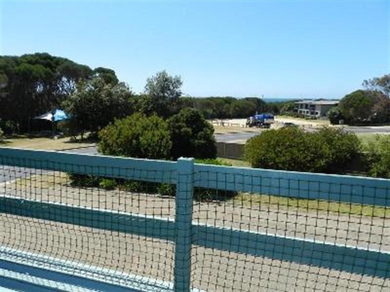 1/1 Surf  Cir, Tura Beach NSW 2548