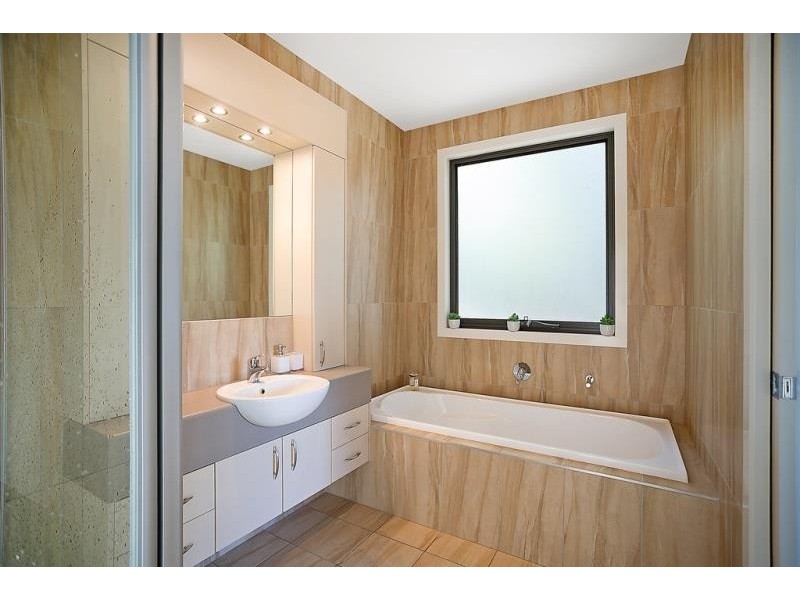 17B Main  St, Merimbula NSW 2548