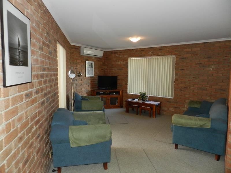 1/4 Cameron St, Merimbula NSW 2548
