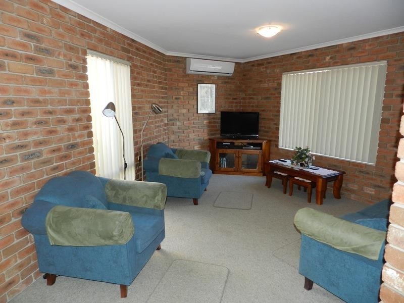 1/4 Cameron St, Merimbula NSW 2548