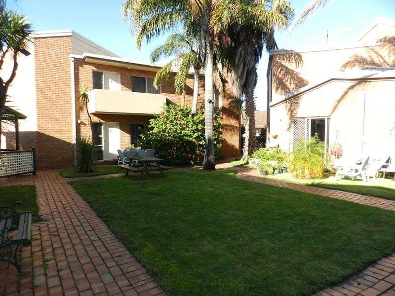 1/4 Cameron St, Merimbula NSW 2548