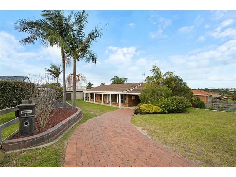 18 Yarrawood Ave, Berrambool NSW 2548