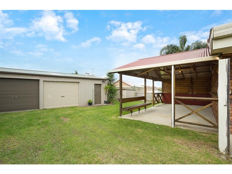 18 Yarrawood Ave, Berrambool NSW 2548