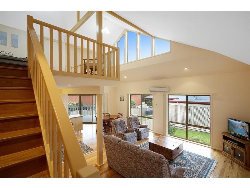 7C Surf Cir, Tura Beach NSW 2548
