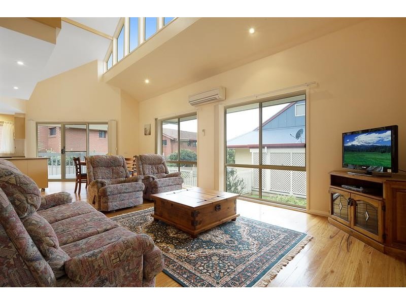 7C Surf Cir, Tura Beach NSW 2548