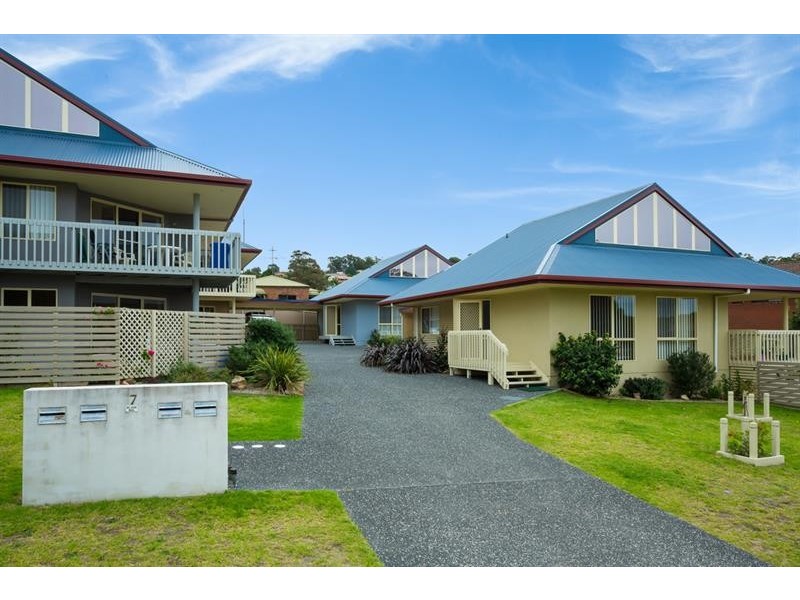 7C Surf Cir, Tura Beach NSW 2548