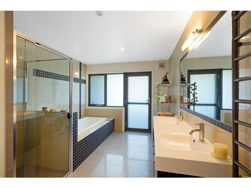 12B Lakeview Ave, Merimbula NSW 2548