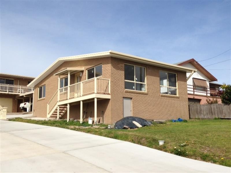 2/18 Pitt St, South Pambula NSW 2549