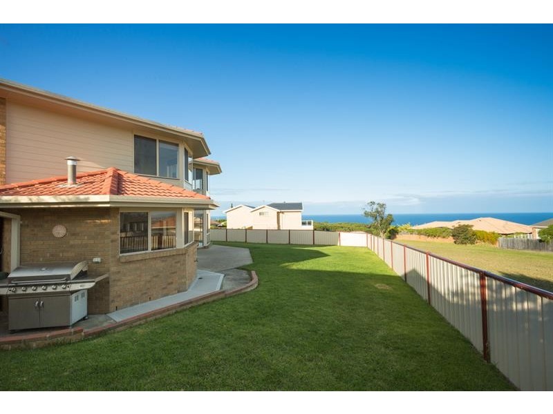83 Headland Dr, Tura Beach NSW 2548