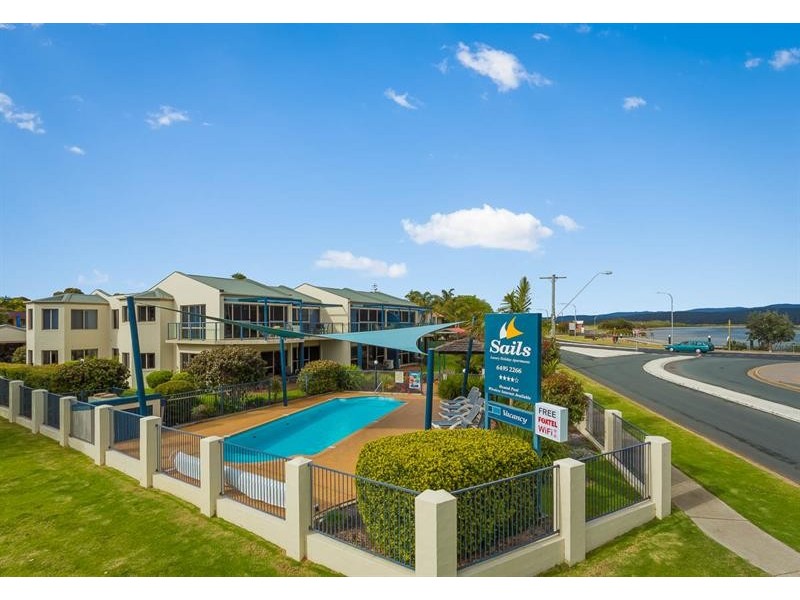 1/62 Fishpen Rd, Merimbula NSW 2548