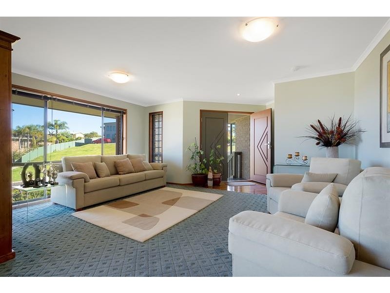 3 Flora  Ct, Tura Beach NSW 2548