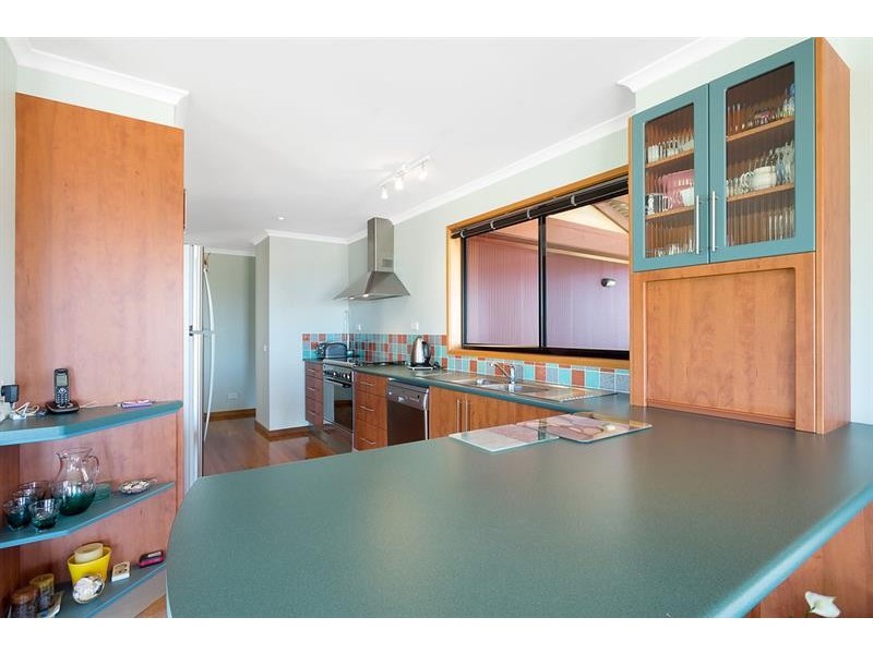 3 Flora  Ct, Tura Beach NSW 2548