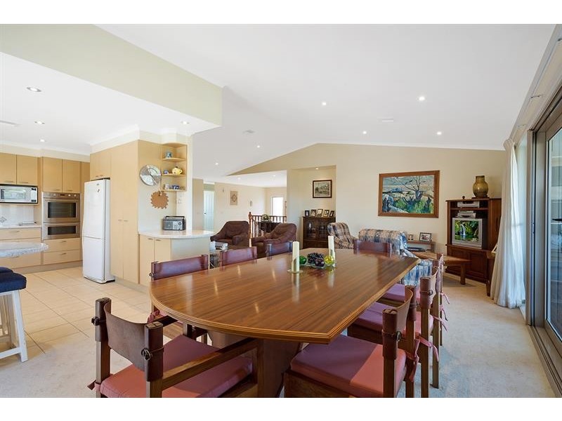 10a Lakeview Ave, Merimbula NSW 2548