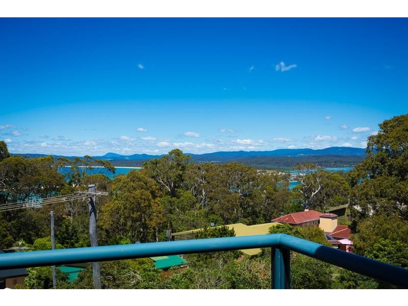 10a Lakeview Ave, Merimbula NSW 2548
