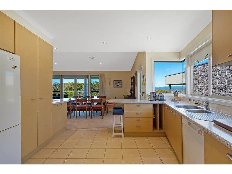 10a Lakeview Ave, Merimbula NSW 2548