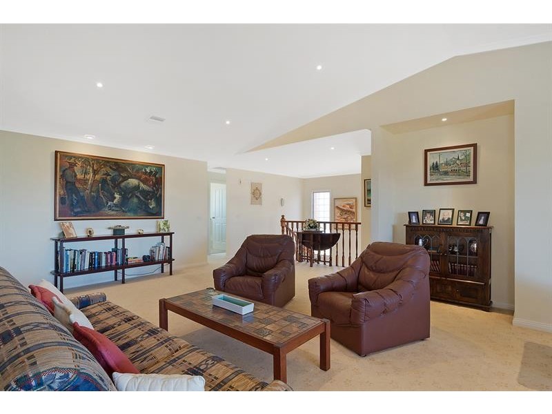 10a Lakeview Ave, Merimbula NSW 2548