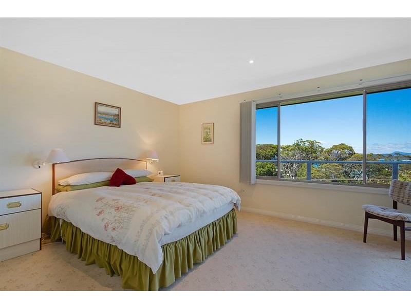 10a Lakeview Ave, Merimbula NSW 2548