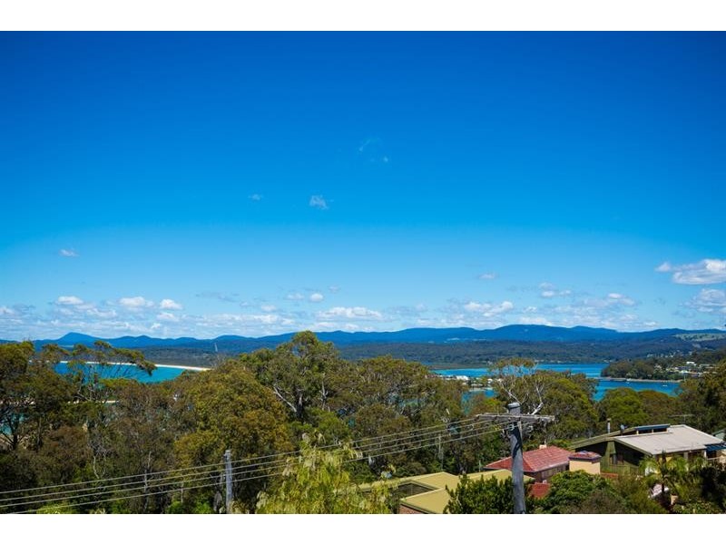 10a Lakeview Ave, Merimbula NSW 2548