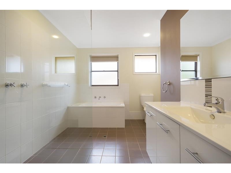 27 Kowara Cres, Merimbula NSW 2548