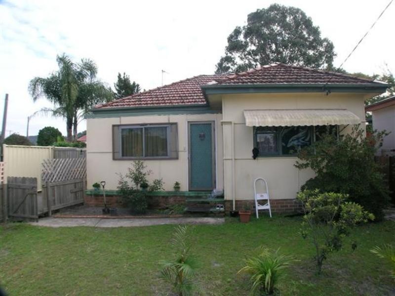 68 Rawson Rd, Woy Woy NSW 2256