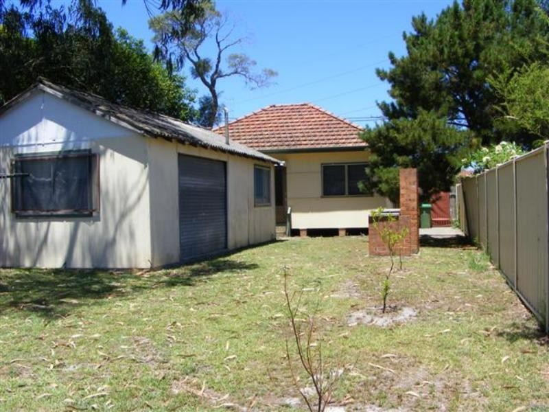 68 Rawson Rd, Woy Woy NSW 2256
