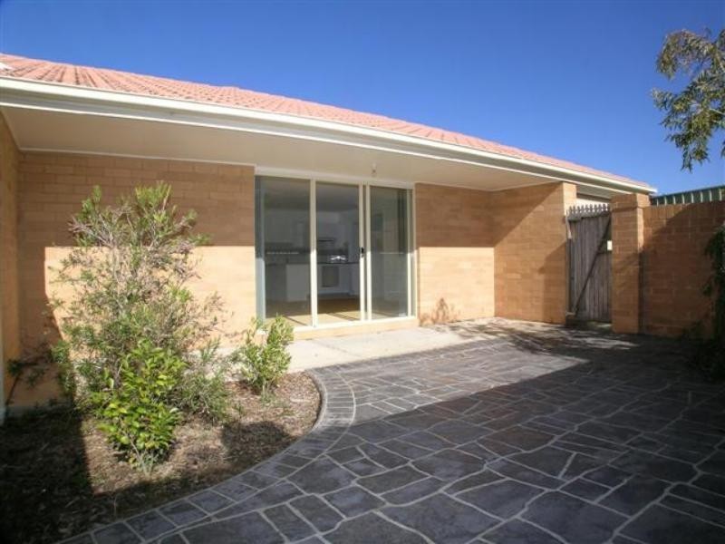 3/1 Aurora Pl, Bateau Bay NSW 2261