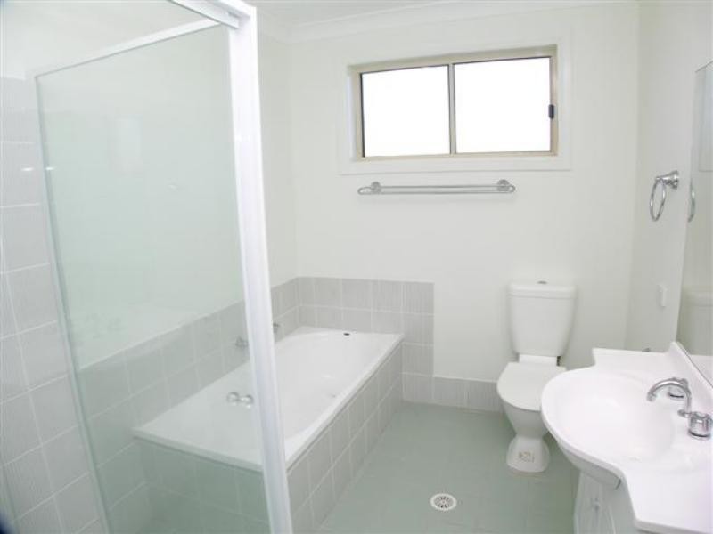 3/1 Aurora Pl, Bateau Bay NSW 2261