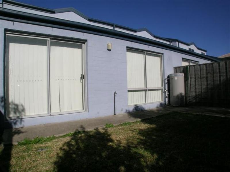 3/27 Aurora Pl, Bateau Bay NSW 2261