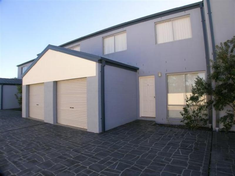 3/27 Aurora Pl, Bateau Bay NSW 2261