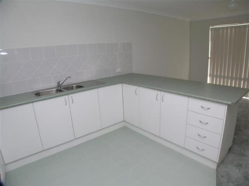 3/27 Aurora Pl, Bateau Bay NSW 2261