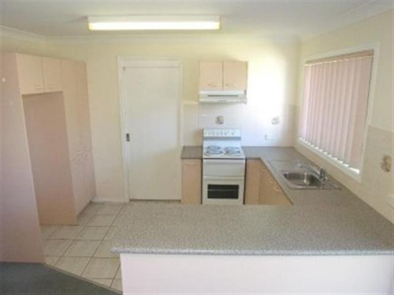 2/28 Wallarah Rd, Gorokan NSW 2263