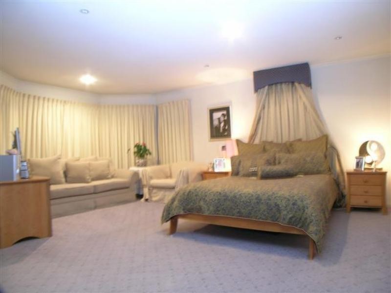 24 Wilfred Barrett Dr, The Entrance North NSW 2261