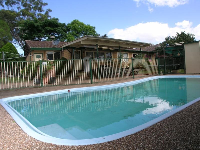 2 Lord  St, Narellan NSW 2567