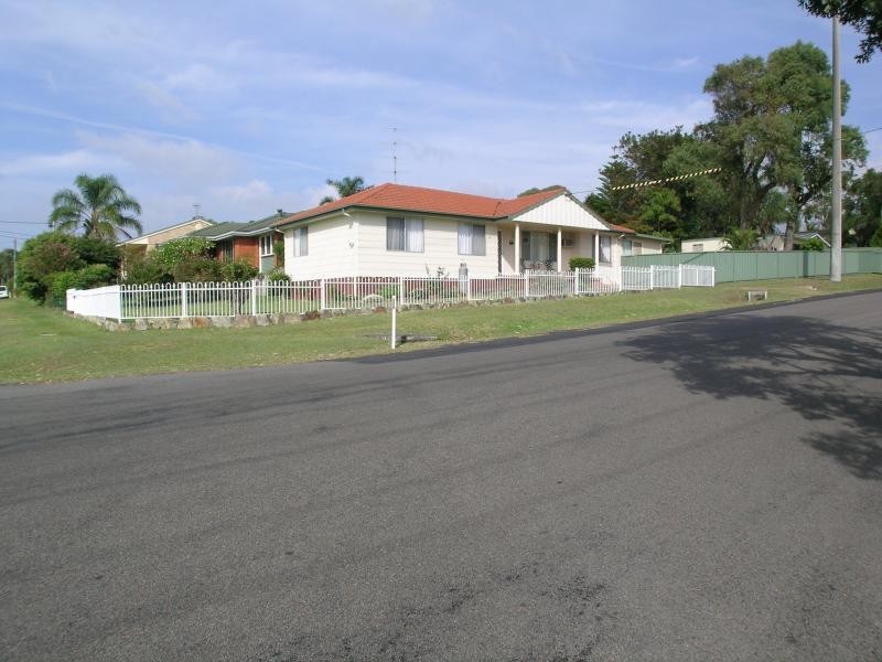 99 Hume  Bvd, Killarney Vale NSW 2261