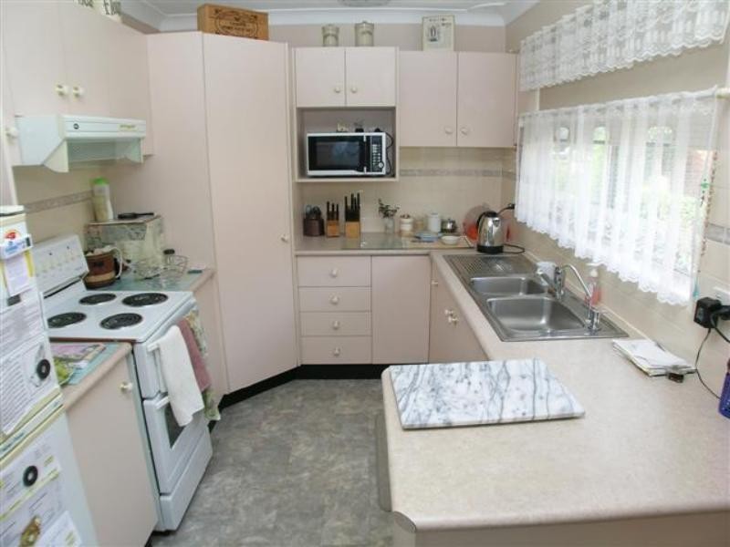 99 Hume  Bvd, Killarney Vale NSW 2261