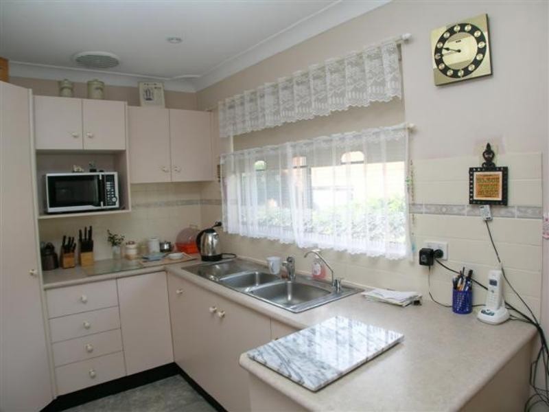 99 Hume  Bvd, Killarney Vale NSW 2261