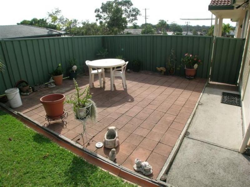 99 Hume  Bvd, Killarney Vale NSW 2261