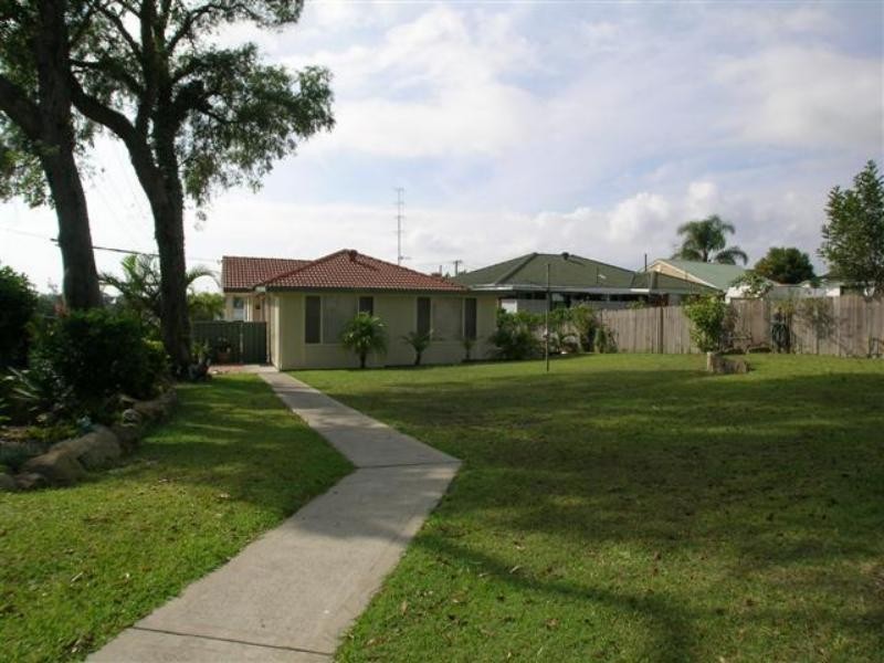 99 Hume  Bvd, Killarney Vale NSW 2261