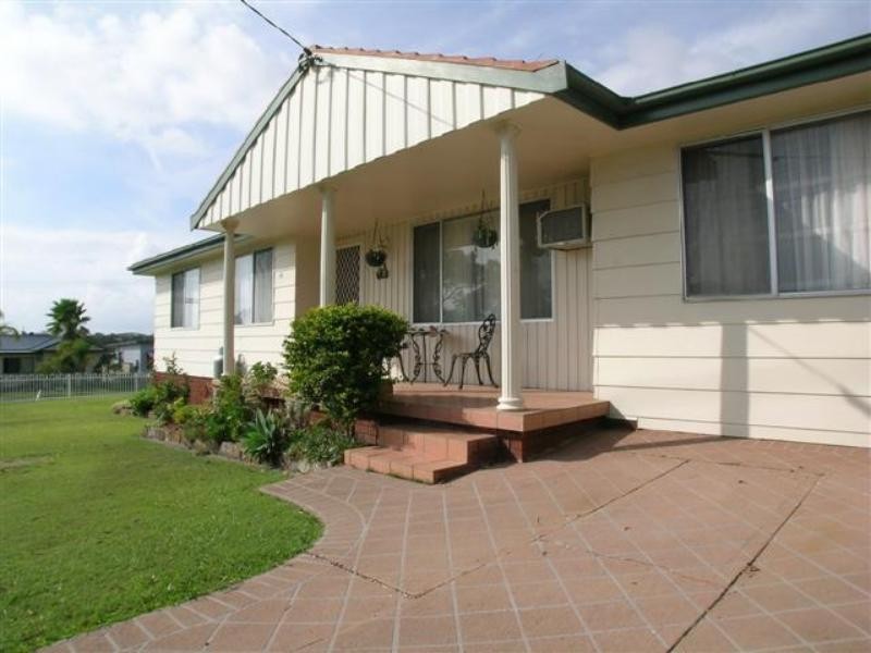 99 Hume  Bvd, Killarney Vale NSW 2261