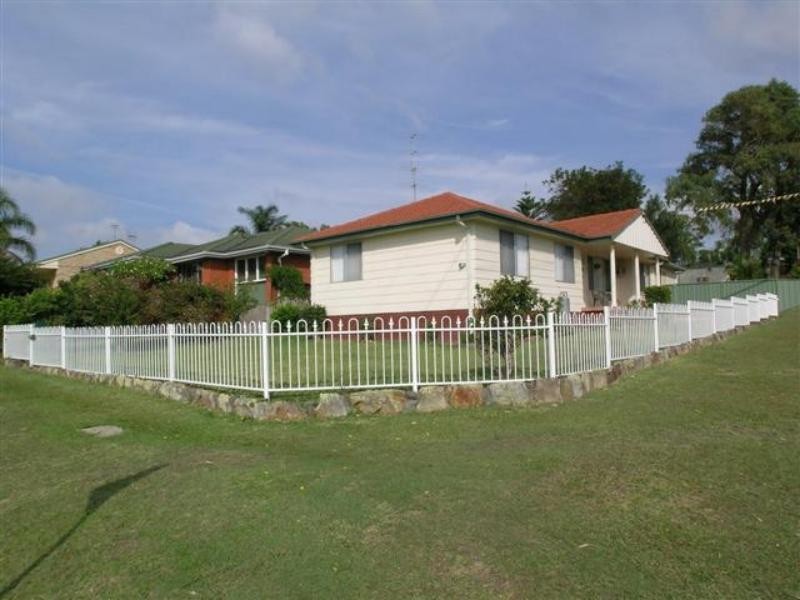 99 Hume  Bvd, Killarney Vale NSW 2261