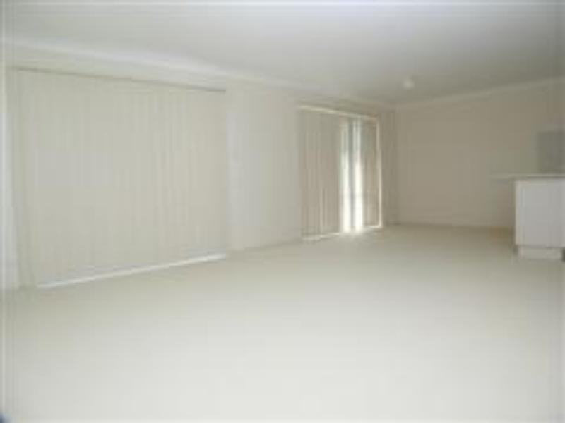 2/27 Aurora Pl, Bateau Bay NSW 2261