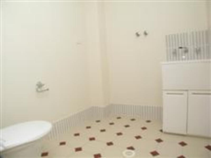 2/27 Aurora Pl, Bateau Bay NSW 2261