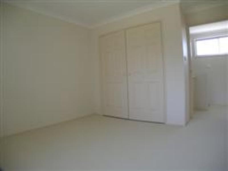 2/27 Aurora Pl, Bateau Bay NSW 2261