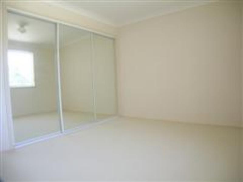 2/27 Aurora Pl, Bateau Bay NSW 2261