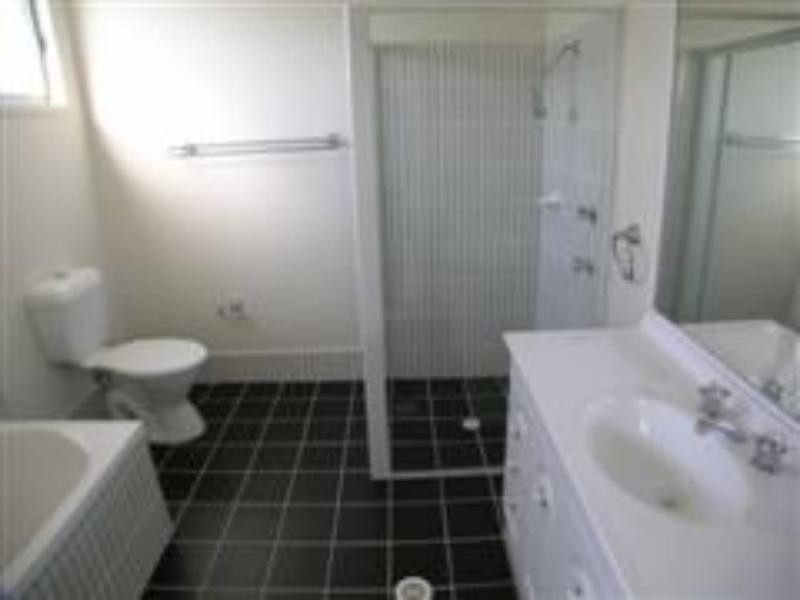 2/27 Aurora Pl, Bateau Bay NSW 2261