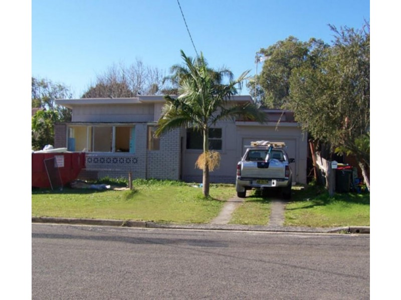 14 Nirvana  St, Long Jetty NSW 2261