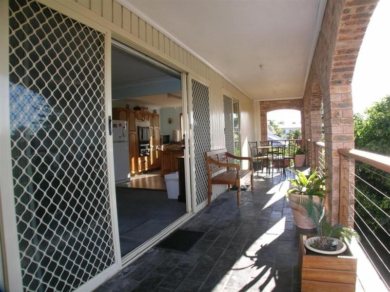 61 Boondilla Rd, Blue Bay NSW 2261