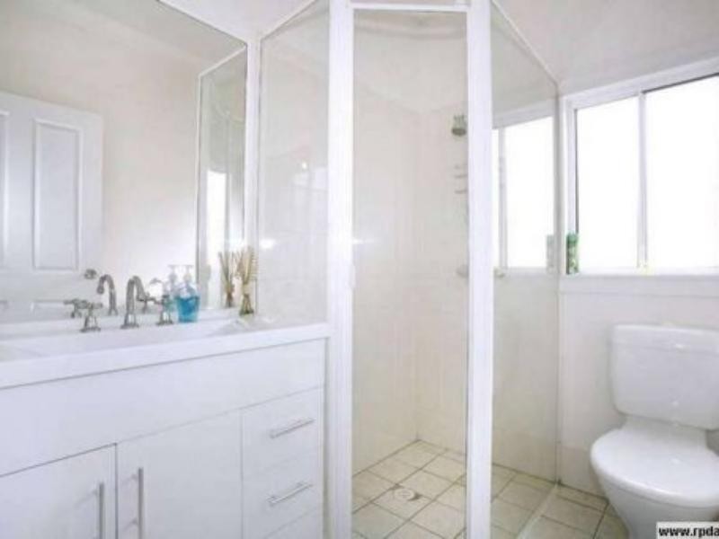 6 Moorah Rd, Blue Bay NSW 2261