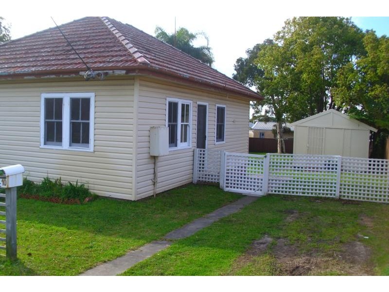 10 Campbell Ave, The Entrance NSW 2261